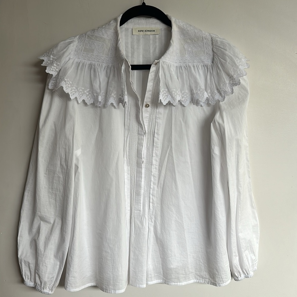 Sophie Schnoor top with lace collar